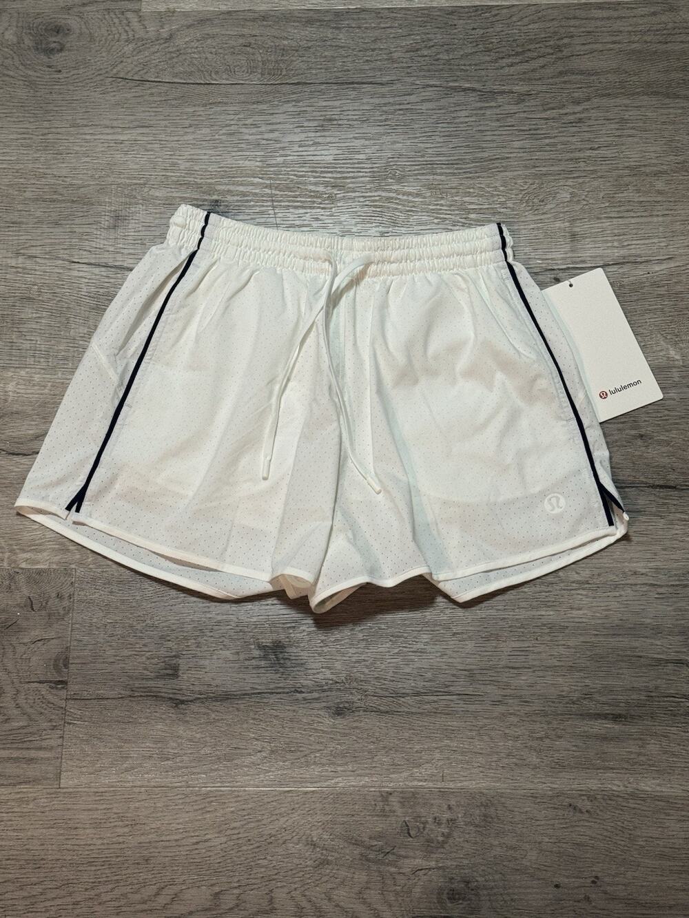 NWT Lululemon Women’s Perforated Relaxed Mesh Lined Short Sz 4 White 3”